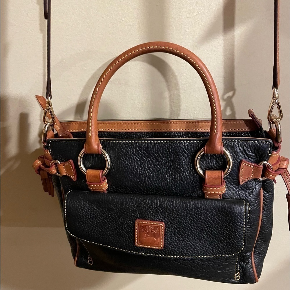 Dooney & Bourke Pebble Grain Medium Pocket Satchel Black and Tan - Picture 2 of 16